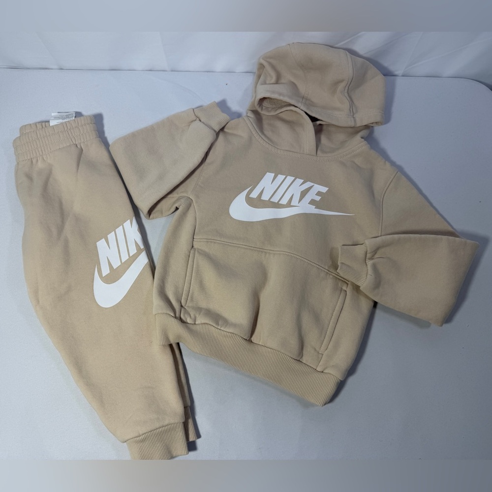 Nike Toddler Sweatsuit Set Hoodie Top Joggers Pants Beige Tan XS 4 Unisex Fleece